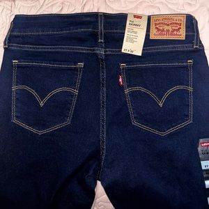 Women’s Brand New Levi’s 711 Skinny Mid Rise Jeans Size 27